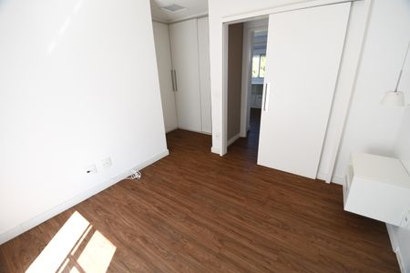 Casa de condomínio à venda com 164m², 4 quartos e 2 vagasSuíte 2