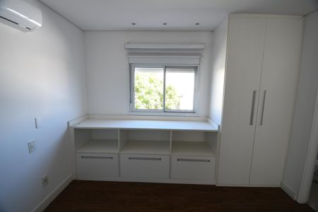 Casa de condomínio à venda com 164m², 4 quartos e 2 vagasSuíte 1