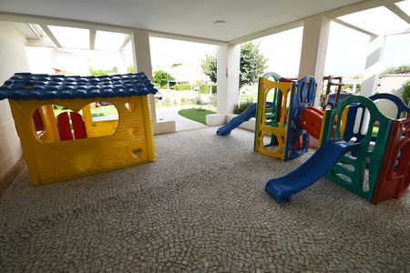 Casa de condomínio à venda com 164m², 4 quartos e 2 vagasÁrea comum - Playground