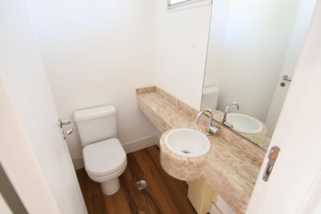 Casa de condomínio à venda com 164m², 4 quartos e 2 vagasLavabo