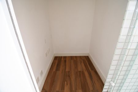 Casa de condomínio à venda com 164m², 4 quartos e 2 vagasEscritório