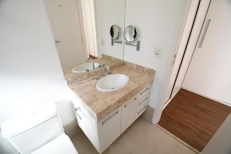 Casa de condomínio à venda com 164m², 4 quartos e 2 vagasBanheiro 1