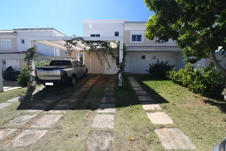 Casa de condomínio à venda com 164m², 4 quartos e 2 vagasFachada  