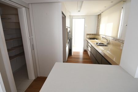Casa de condomínio à venda com 164m², 4 quartos e 2 vagasCozinha