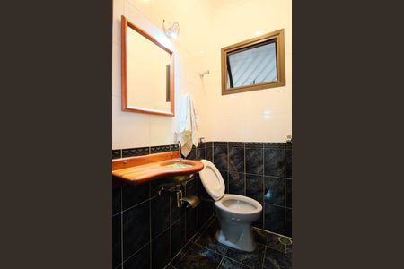 Casa à venda com 180m², 4 quartos e 2 vagasLavabo