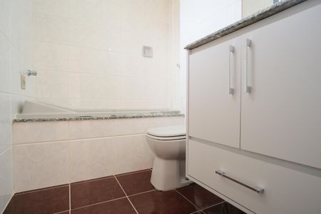 Casa à venda com 180m², 4 quartos e 2 vagasBanheiro da Suíte