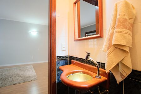 Casa à venda com 180m², 4 quartos e 2 vagasLavabo