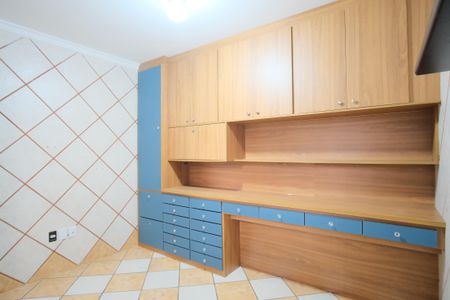 Casa à venda com 180m², 4 quartos e 2 vagasQuarto de Serviço