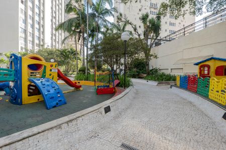 Apartamento à venda com 74m², 3 quartos e 1 vaga Apartamento à venda com 74m², 3 quartos e 1 vagaÁrea comum - Playground