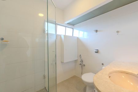 Apartamento à venda com 74m², 3 quartos e 1 vaga Apartamento à venda com 74m², 3 quartos e 1 vagaBanheiro