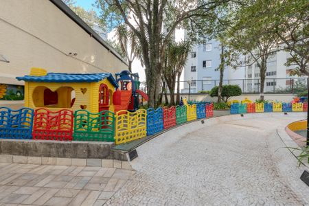 Apartamento à venda com 74m², 3 quartos e 1 vaga Apartamento à venda com 74m², 3 quartos e 1 vagaÁrea comum - Playground