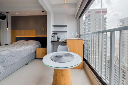 Studio à venda com 25m², 1 quarto e sem vaga Studio à venda com 25m², 1 quarto e sem vagaVaranda