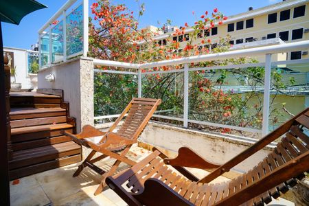 Casa para alugar com 400m², 4 quartos e 2 vagas Casa para alugar com 400m², 4 quartos e 2 vagasÁrea Externa