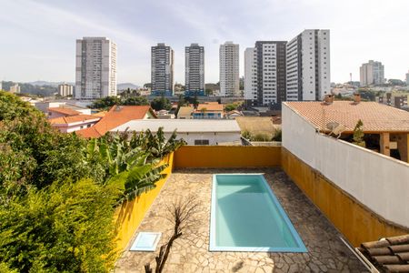 Casa à venda com 500m², 5 quartos e 6 vagas Casa à venda com 500m², 5 quartos e 6 vagasVista da Sacada da Área de Serviço