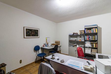 Casa à venda com 500m², 5 quartos e 6 vagas Casa à venda com 500m², 5 quartos e 6 vagasEscritório