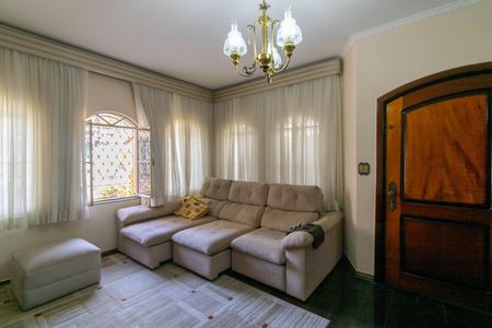 Casa à venda com 500m², 5 quartos e 6 vagas Casa à venda com 500m², 5 quartos e 6 vagasSala