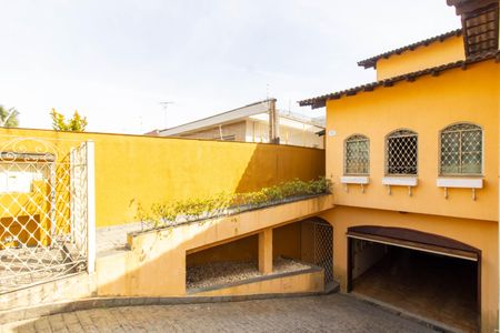 Casa à venda com 500m², 5 quartos e 6 vagas Casa à venda com 500m², 5 quartos e 6 vagasFrente da Casa