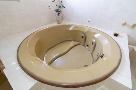 Casa à venda com 500m², 5 quartos e 6 vagas Casa à venda com 500m², 5 quartos e 6 vagasSuíte 1 Banheiro