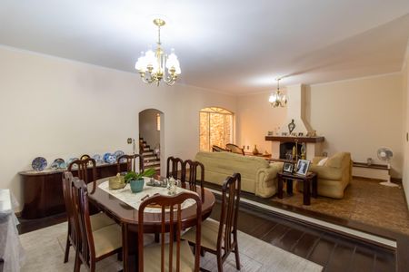 Casa à venda com 500m², 5 quartos e 6 vagas Casa à venda com 500m², 5 quartos e 6 vagasSala