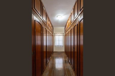 Casa à venda com 500m², 5 quartos e 6 vagas Casa à venda com 500m², 5 quartos e 6 vagasSuíte 1