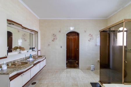 Casa à venda com 500m², 5 quartos e 6 vagas Casa à venda com 500m², 5 quartos e 6 vagasSuíte 1 Banheiro