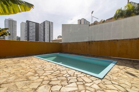 Casa à venda com 500m², 5 quartos e 6 vagas Casa à venda com 500m², 5 quartos e 6 vagasPiscina