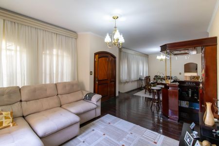 Casa à venda com 500m², 5 quartos e 6 vagas Casa à venda com 500m², 5 quartos e 6 vagasSala