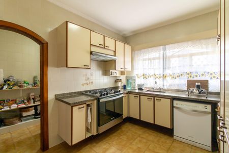 Casa à venda com 500m², 5 quartos e 6 vagas Casa à venda com 500m², 5 quartos e 6 vagasCozinha