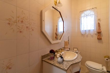 Casa à venda com 500m², 5 quartos e 6 vagas Casa à venda com 500m², 5 quartos e 6 vagasLavabo