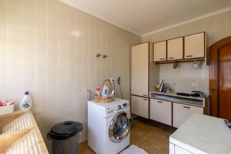 Casa à venda com 500m², 5 quartos e 6 vagas Casa à venda com 500m², 5 quartos e 6 vagasÁrea de Serviço