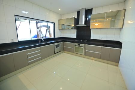 Casa para alugar com 257m², 3 quartos e 4 vagasCozinha