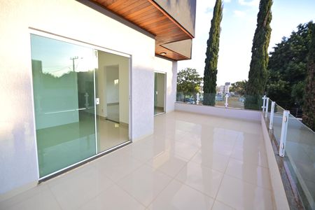 Casa para alugar com 257m², 3 quartos e 4 vagasVaranda da Suíte