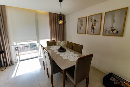 Apartamento à venda com 97m², 3 quartos e 2 vagasDetalhe Sala