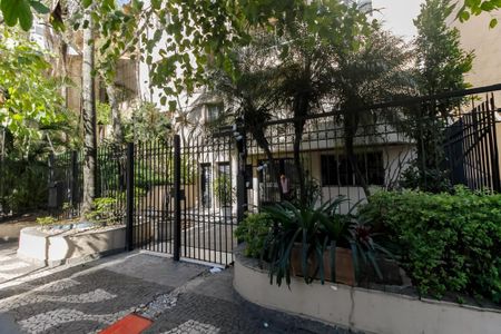 Apartamento à venda com 97m², 3 quartos e 2 vagasFachada e portaria