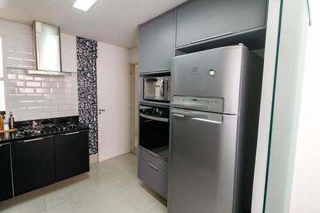 Apartamento à venda com 97m², 3 quartos e 2 vagasCozinha - Armários