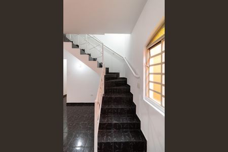 Casa à venda com 90m², 3 quartos e 4 vagasEscada