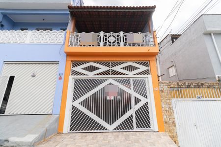 Casa à venda com 90m², 3 quartos e 4 vagasFachada