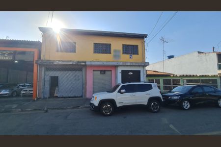 Casa para alugar com 250m², 2 quartos e 3 vagasFachada