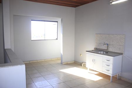 Sala/Cozinha de casa para alugar com 2 quartos, 250m² em Jardim Presidente Dutra, Guarulhos