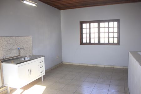 Sala/Cozinha de casa para alugar com 2 quartos, 250m² em Jardim Presidente Dutra, Guarulhos