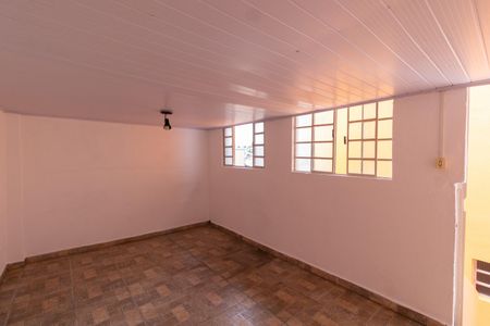 Casa à venda com 70m², 3 quartos e 2 vagasQuarto de Serviço