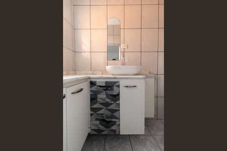 Casa à venda com 70m², 3 quartos e 2 vagasBanheiro da Suíte