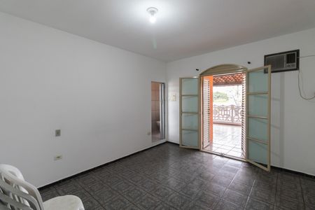 Casa à venda com 70m², 3 quartos e 2 vagasSuíte