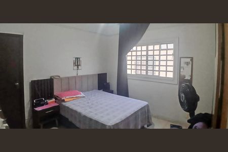 Casa à venda com 100m², 3 quartos e 2 vagas Casa à venda com 100m², 3 quartos e 2 vagasSuíte