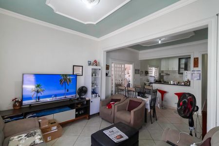 Casa à venda com 100m², 3 quartos e 2 vagas Casa à venda com 100m², 3 quartos e 2 vagasSala/Cozinha