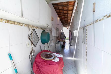 Casa à venda com 100m², 3 quartos e 2 vagas Casa à venda com 100m², 3 quartos e 2 vagasÁrea de serviço