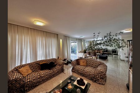 Apartamento à venda com 323m², 4 quartos e 6 vagasSala