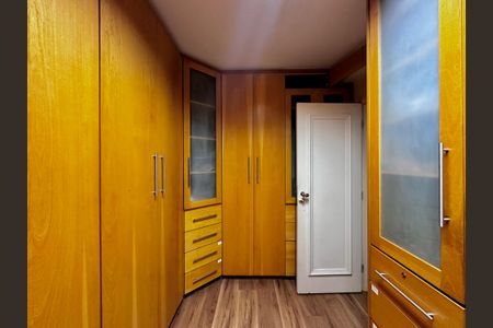 Apartamento à venda com 323m², 4 quartos e 6 vagasCloset Suíte 4