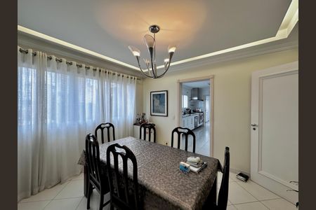 Apartamento à venda com 323m², 4 quartos e 6 vagasCopa