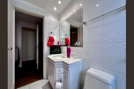 Apartamento à venda com 323m², 4 quartos e 6 vagasBanheiro Suíte 2